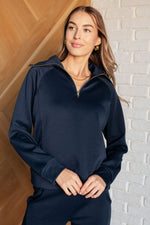 Load image into Gallery viewer, Hamptons Travel Half Zip Pullover in Navy
