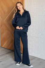 Load image into Gallery viewer, Hamptons Travel Half Zip Pullover in Navy
