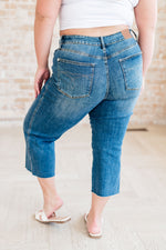 Load image into Gallery viewer, Hayes High Rise Wide Leg Crop Jeans
