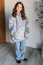 Load image into Gallery viewer, Kids Oversized Hoodie Blanket in Grey Stars
