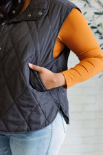 Load image into Gallery viewer, Layering Queen Quilted Puffer Vest in Black
