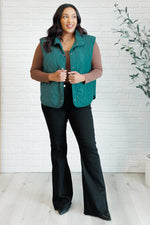 Load image into Gallery viewer, Layering Queen Quilted Puffer Vest in Hunter Green
