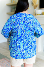 Load image into Gallery viewer, Lizzy Babydoll Top in Royal and Mint Paisley
