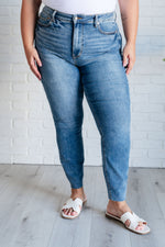 Load image into Gallery viewer, Nicole Tummy Control Skinny Jeans in Vintage Wash
