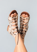 Load image into Gallery viewer, Nola Sandals in Black and White
