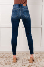 Load image into Gallery viewer, Skylar Mid Rise Thermal Vintage Skinny Jean
