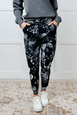 Load image into Gallery viewer, Your New Favorite Joggers in Rose Print
