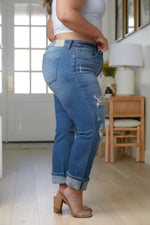 Load image into Gallery viewer, Belinda High Rise Distressed Straight Jeans
