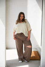 Load image into Gallery viewer, Weekend Hero Wide Leg Sweats in Mocha
