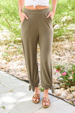 Load image into Gallery viewer, First Class Pants In Olive
