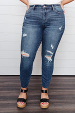 Load image into Gallery viewer, Vintage Indigo Cropped Skinny Jeans
