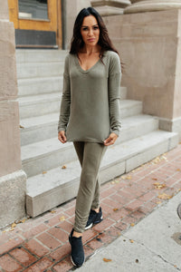 Essential Lounge Top in Mineral Wash Olive