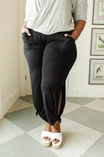 Load image into Gallery viewer, First Class Pants In Black

