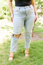 Load image into Gallery viewer, Good Karma Light Wash Distressed Jeans
