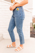 Load image into Gallery viewer, Hi-Rise Relaxed Sunflower Embroidery Jeans
