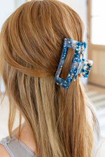 Load image into Gallery viewer, Life&#39;s A Party Confetti Claw Clip In Teal
