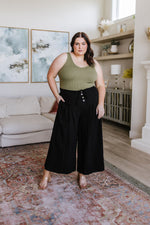 Load image into Gallery viewer, Modern Classic Wide Leg Crop Pants in Black
