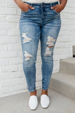 Load image into Gallery viewer, Ocean Side Distressed Skinny Jeans
