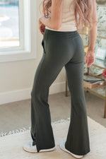 Load image into Gallery viewer, On the Move V Front Flare Leggings in Olive
