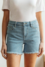 Load image into Gallery viewer, Park Striped Shorts
