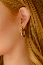 Load image into Gallery viewer, Pearls In Line Earrings
