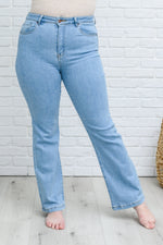 Load image into Gallery viewer, Rylee 90s High Rise Straight Leg Jeans
