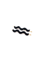 Load image into Gallery viewer, Sleek Waves Hair Clip in Black
