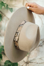 Load image into Gallery viewer, Panama Snakeskin Detail Hat

