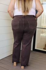 Load image into Gallery viewer, Sybil High Rise Frayed Hem 90&#39;s Straight Jeans in Brown
