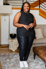 Load image into Gallery viewer, Zone In Workout Top in Black
